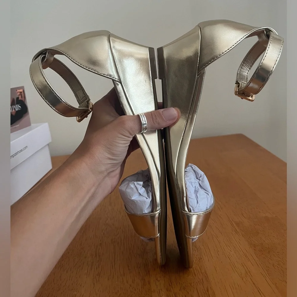 Brand New - Dream Pairs- Gold Low Wedge Heels (size 7.5) - Picture 5 of 13